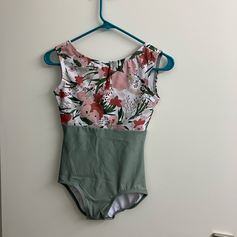 Luckyleo size m bust lining